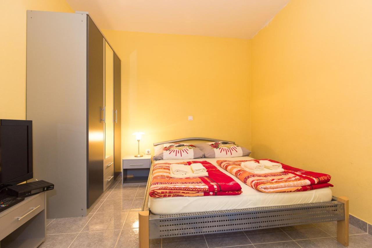 Апартаменты Vila Milano Корнич Экстерьер фото